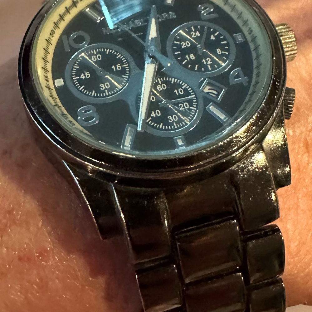 MICHAEL KORS BUNDLE OF THREE LADIES OVERSIZED FACE CHRONOGRAPH WATCHES. - Picture 10 of 13